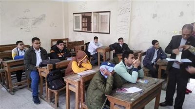 رئيس المنطقة الأزهرية بالإسكندرية يتابع سير العملية التعليمية بالفصل الدراسي الثاني