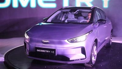 وكيل سيارات جيلي يحدد أسعار الكهربائية بالدولار 