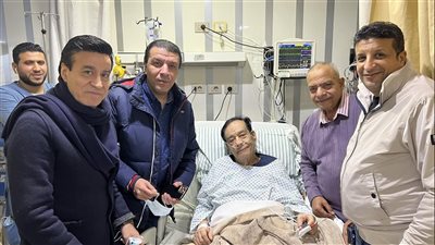 من على فراش المرض، حلمي بكر يوجه رسالة قوية للمسيئين له 