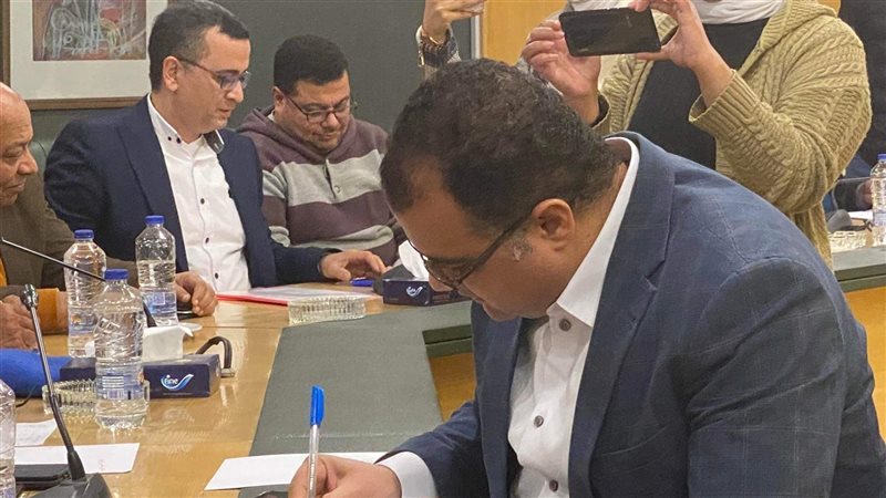 الكاتب الصحفي محمد