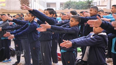 همة ونشاط، تدريبات رياضية بأول طابور في الترم الثاني (فيديو وصور)