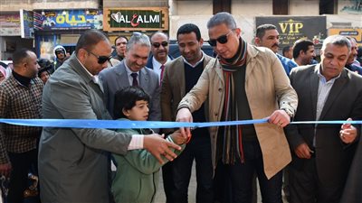 محافظ الفيوم يفتتح معرضين لبيع السلع بأسعار مخفضة (صور)