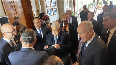 أبو مازن يفتتح معرض القدس بجامعة الدول العربية (صور)