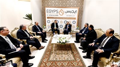 الملا يلتقي رئيس شركة بي بي ونائب وزير الدولة المجري