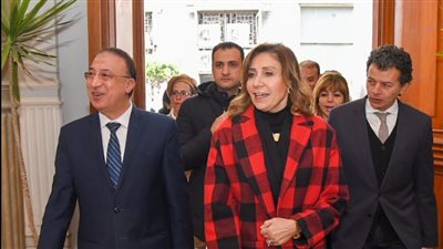 وزيرة الثقافة ومحافظ الإسكندرية يتفقدان مركز الحرية للإبداع