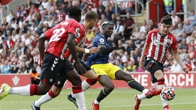 الدوري الإنجليزي، إقالة مدرب ساوثهامبتون من منصبه 