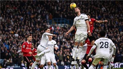 الدوري الإنجليزي، مانشستر يونايتد يرتقي للوصافة بعد الفوز على ليدز 0/2 