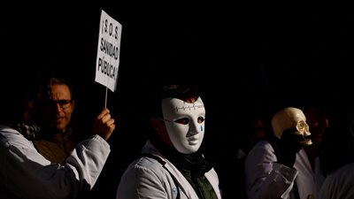 مظاهرات في إسبانيا للتنديد بتردي أوضاع المنظومة الصحية