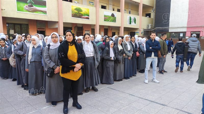 الطلاب بالفصل الدراسي