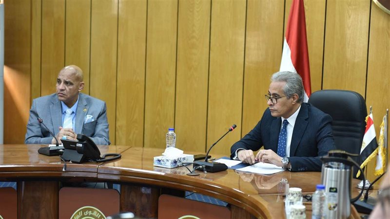 وزير القوي العاملة