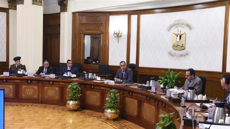 رئيس الوزراء يتابع