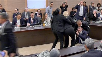 مشادات ومشاحنات داخل الكنيست الإسرائيلي (فيديو)