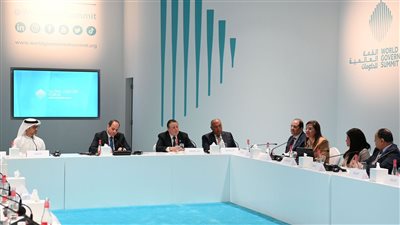 السيسي يشارك في جلسة حوارية على هامش فعاليات القمة العالمية للحكومات