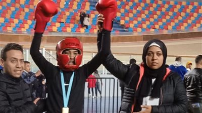 علي عماد بطلا لدوري الجمهورية للناشئين للكيك بوكسينج ميزان 53