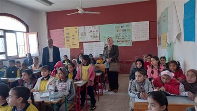 مدير إدارة 6 أكتوبر تتفقد العملية التعليمية بمدرستي عبدالمنعم رياض والفاروق عمر (صور)