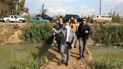 محافظ المنوفية يوقف موكبه ويكلف الزراعة بتحرير محضر تبوير (فيديو)