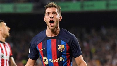 برشلونة يعلن تجديد عقد سيرجيو روبيرتو حتى يونيو 2024