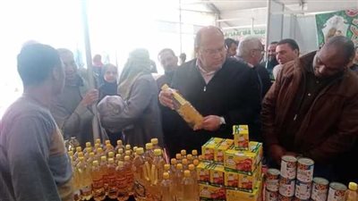 نائب محافظ الجيزة يتفقد معارض أهلا رمضان بقرية أبو غالب