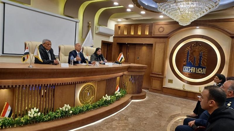 اجتماع نائب محافظ