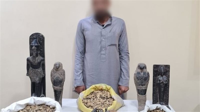 قطع أثرية المضبوطة،