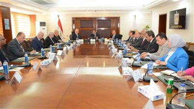 التنمية المحلية: رفع كفاءة الأتوبيسات بالقاهرة والإسكندرية 