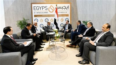 الملا يلتقي رؤساء أنرجيز العالمية ودراجون الإماراتية علي هامش معرض إيجبس 