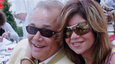 الحقيقة الغائبة في طلاق بوسي شلبي من محمود عبد العزيز.. فنانون يؤكدون استمرار الزواج حتى وفاته.. وورثة الساحر: لدينا مستندات ونحترم القضاء 