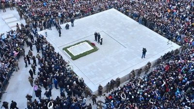 اللبنانيون يحيون الذكرى الـ 18 لاغتيال رفيق الحريري (فيديو وصور)