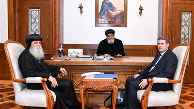 البابا تواضروس يتلقى تقريرا عن الخدمة بإيبارشية اليونان