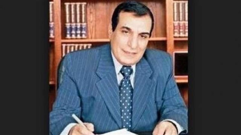 الكاتب الصحفي مرسي