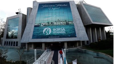 البورصة التركية ترتفع 6% مع استئناف التداول بعد الزلزال 