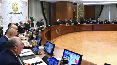 مدبولي يوجه بتكثيف الدور الإعلامي لتعريف المنتقلين للعاصمة بمنظومة النقل للحي الحكومي