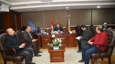 محافظ الغربية يجتمع بالصحة والتعليم والثقافة والشباب بسبب المحلة الكبرى 