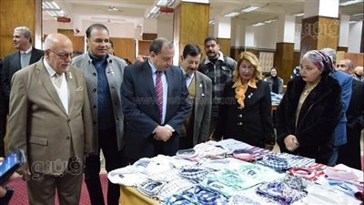 رئيس جامعة بني سويف يفتتح المعرض السنوي الخيري