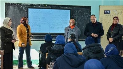 تسجيل إلكتروني لغياب الطلاب بمدارس بورسعيد (صور)