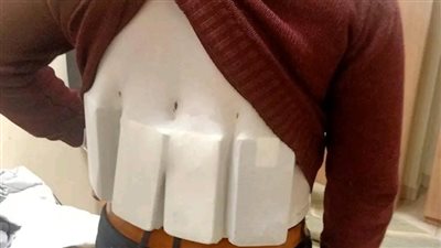 إحباط محاولة تهريب 12 هاتف آيفون حول جسد راكب في مطار القاهرة 