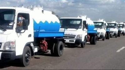 عربات شركة المياه بمحاور الجيزة لمواجهة الأمطار