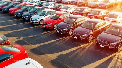 المصريون بالخارج في انتظار تفعيل قانون استيراد السيارات المعفاة