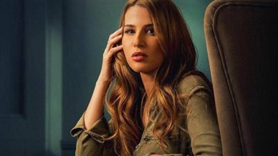 الموت يفجع الفنانة إيناس كامل وتطالب الجمهور بالدعاء 