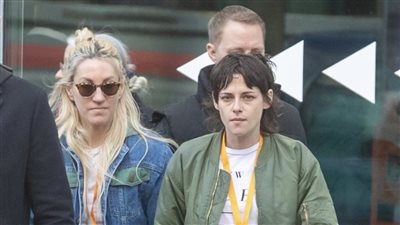 كريستين ستيوارت رئيسة لجنة تحكيم مهرجان برلين تصل ألمانيا (صور)