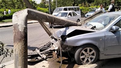 النيابة تستدعي صاحب سيارة اصطدمت بعامود إنارة في مصر الجديدة