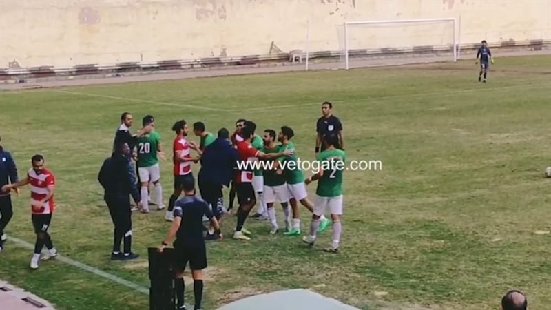 مشادة قوية بين لاعبي