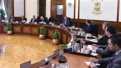 رئيس الوزراء يوجه بسرعة توفير الأراضي الصناعية لعدد من المستثمرين الأتراك