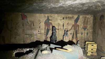 الأعلى للآثار: حوائط المقبرة المزيفة ببني سويف من خشب الأبلكاش (فيديو)