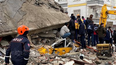 الأرض.. ما لها؟.. 3858 هزة ارتدادية بعد زلزال تركيا وسوريا.. حجم الطاقة المنبعثة يساوي 500 قنبلة ذرية.. القشرة الأرضية تتحرك 7.3 متر.. 4 زلازل جديدة خلال 6 ساعات.. وخبراء: القادم أسوأ 