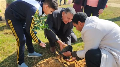 طلاب مدارس الإسماعيلية يشاركون في المبادرة الرئاسية 100مليون شجرة