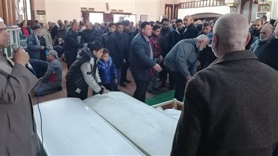 تشييع جثمان الإعلامي محمد غندر من مسجد الكبير المتعال في بورسعيد