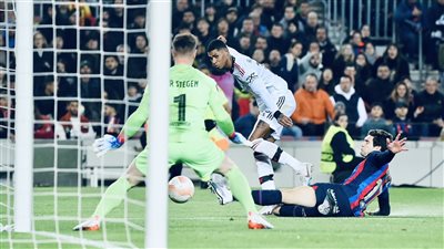 التشكيل الرسمي لمباراة برشلونة ومانشستر يونايتد في الدوري الأوروبي