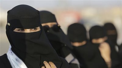 للمقيمين الراغبين فى الزواج من امرأة سعودية، المملكة تعلن الشروط والخطوات