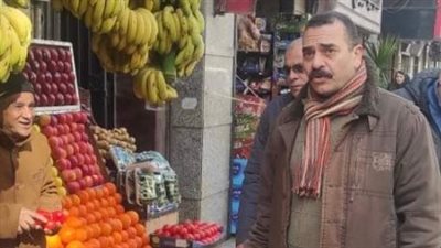 رئيس حي شرق الإسكندرية يتفقد سوق زنانيري ويطالب البائعين بعدم المغالاة